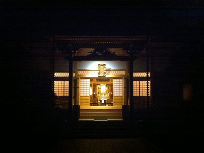 お寺の照明デザイン